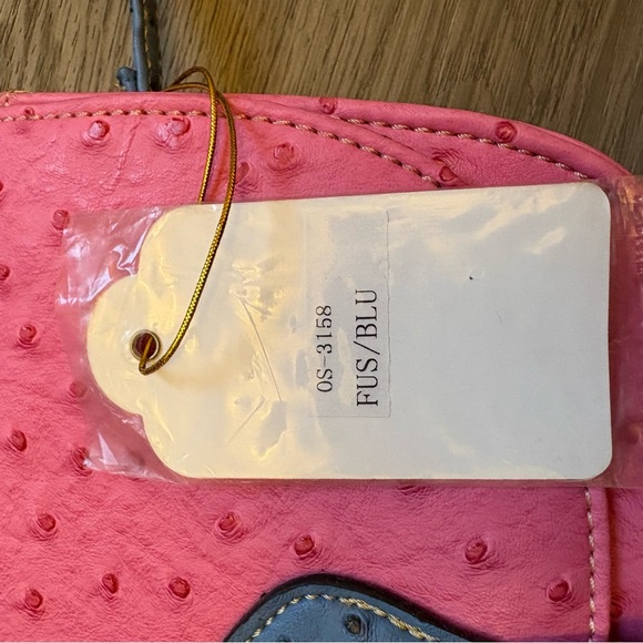 Cara Pink crossbody bag ostrich patern. - Picture 9 of 9
